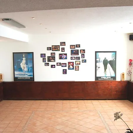 Apartment Cityloft Mit Pizzaofen & Bar Fur Familie & Gruppen Innsbruck